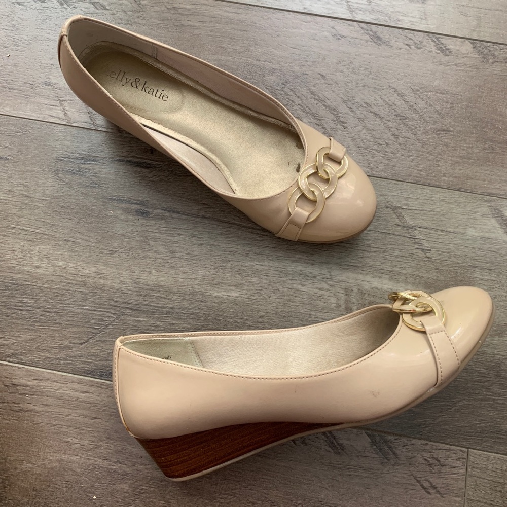 Kelly & Katie wedge heels - size 8.5
